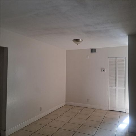 3030 NW 68th Street 205, Fort Lauderdale, FL 33309