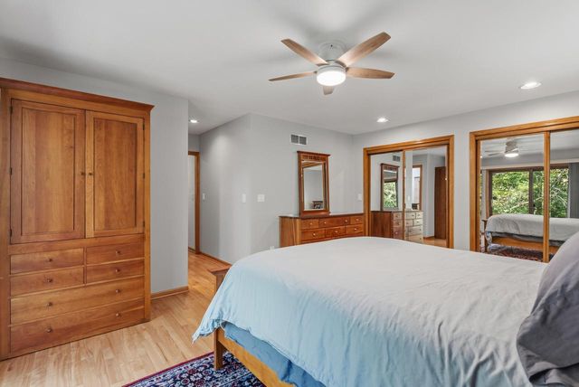 2944 Ridley ROAD, Hartland, WI 53029