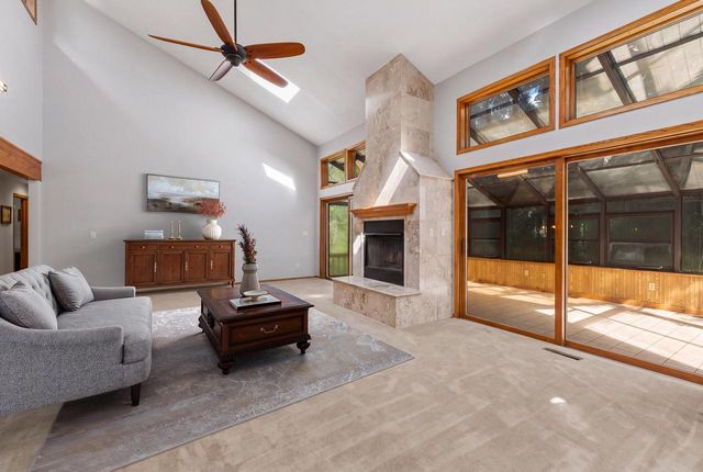 2944 Ridley ROAD, Hartland, WI 53029