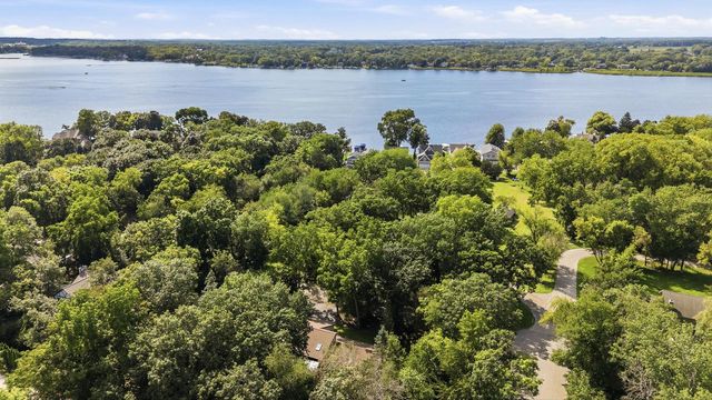 2944 Ridley ROAD, Hartland, WI 53029
