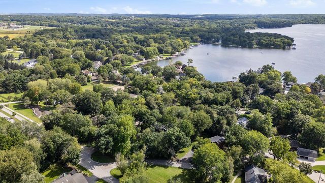 2944 Ridley ROAD, Hartland, WI 53029