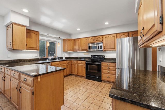 2944 Ridley ROAD, Hartland, WI 53029