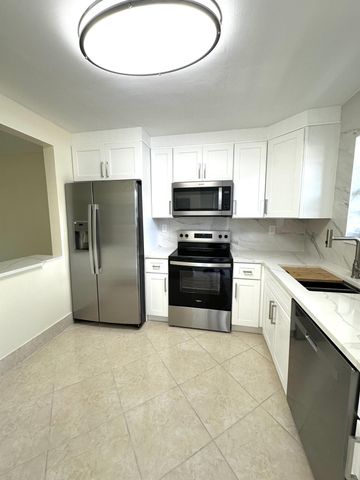 9440 SW 8th Street 109, Boca Raton, FL 33428