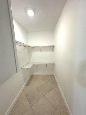 9440 SW 8th Street 109, Boca Raton, FL 33428