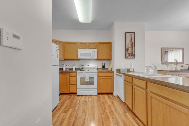 34 GLACIER DR, Berlin, NJ 08009
