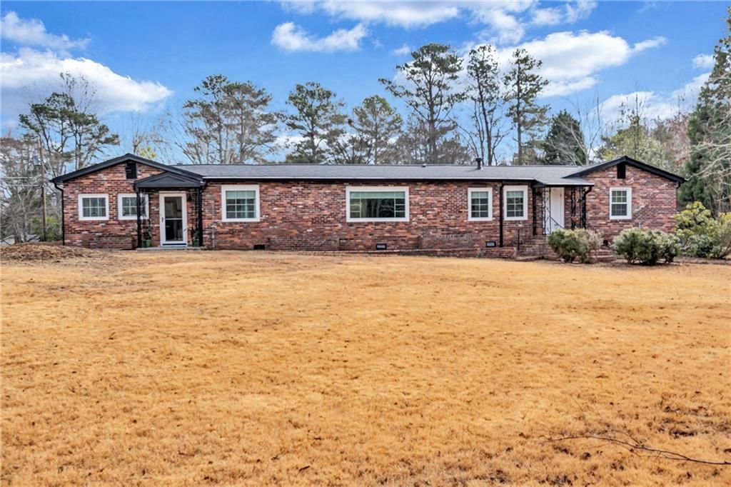 5045 Chestnut Forest Lane, Dunwoody, GA 30360