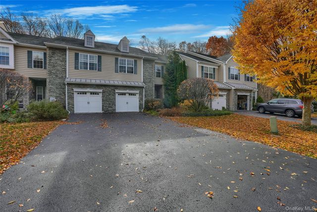 834 Huntington Drive, Fishkill, NY 12524