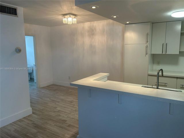 1230 NE 139th St 407, North Miami, FL 33161