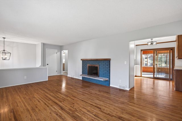 11860 Sunnybrook Road, Eden Prairie, MN 55347