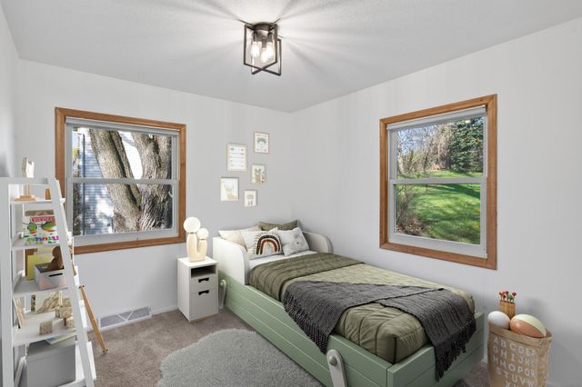 11860 Sunnybrook Road, Eden Prairie, MN 55347