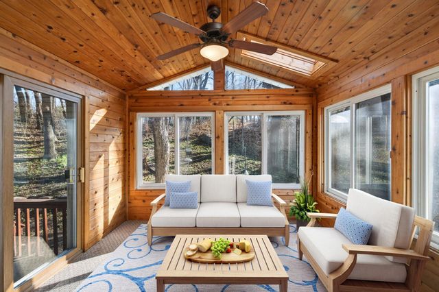 11860 Sunnybrook Road, Eden Prairie, MN 55347