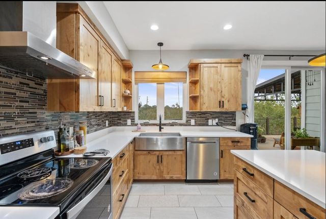 177 Kipahulu DR, Bastrop, TX 78602