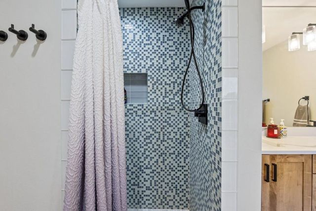 177 Kipahulu DR, Bastrop, TX 78602