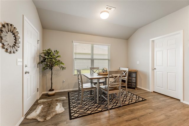 995 Jennifer Ann Lane, Elkins, AR 72727
