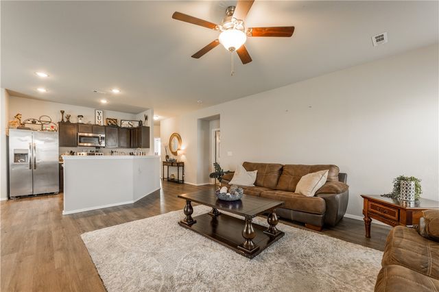 995 Jennifer Ann Lane, Elkins, AR 72727
