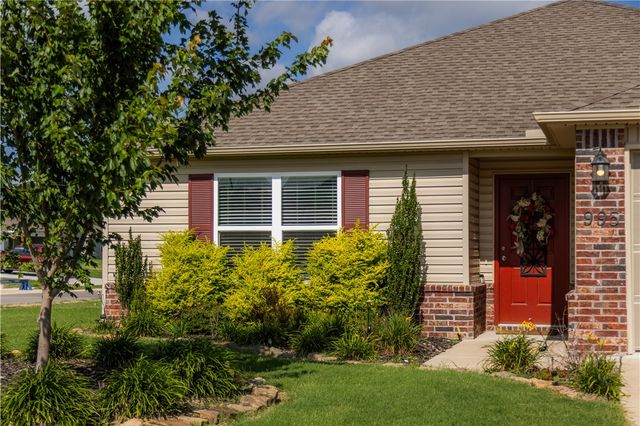 995 Jennifer Ann Lane, Elkins, AR 72727