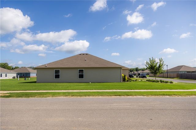 995 Jennifer Ann Lane, Elkins, AR 72727