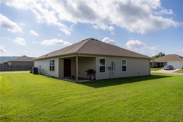 995 Jennifer Ann Lane, Elkins, AR 72727