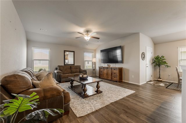 995 Jennifer Ann Lane, Elkins, AR 72727