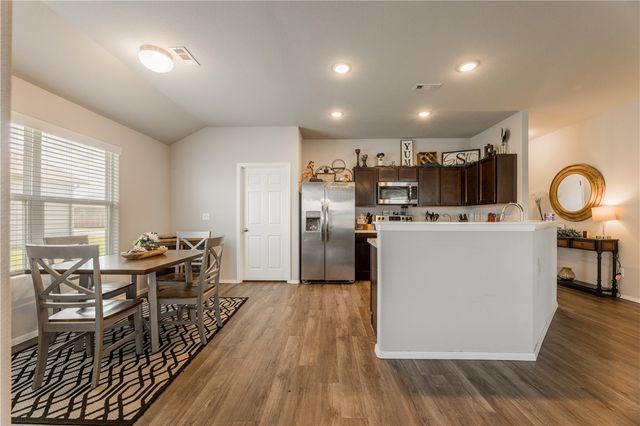 995 Jennifer Ann Lane, Elkins, AR 72727