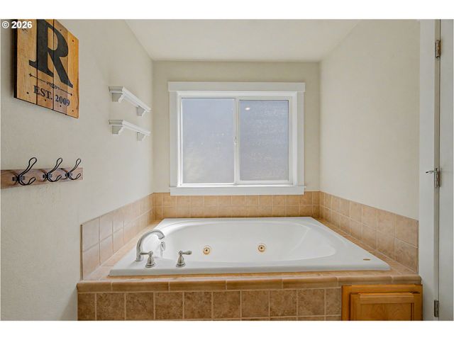 22230 Sw SEQUOIA Ter, Sherwood, OR 97140
