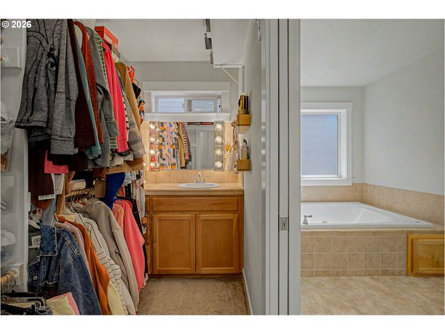 22230 Sw SEQUOIA Ter, Sherwood, OR 97140