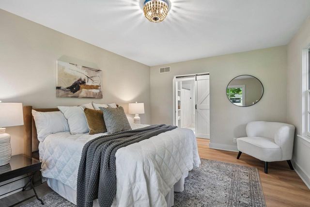 2565 El Rancho DRIVE, Brookfield, WI 53005