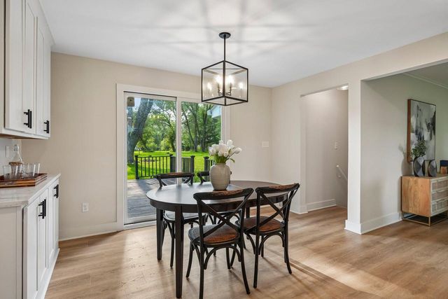 2565 El Rancho DRIVE, Brookfield, WI 53005