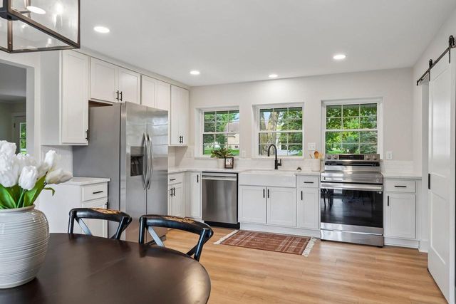 2565 El Rancho DRIVE, Brookfield, WI 53005