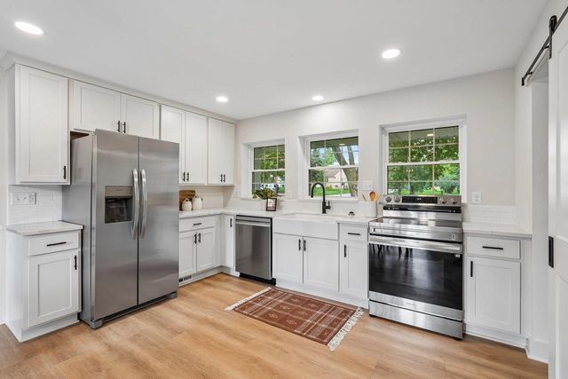 2565 El Rancho DRIVE, Brookfield, WI 53005