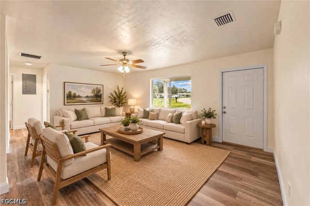 1274 Pondella CIR, North Fort Myers, FL 33903