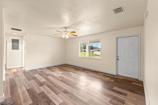 1274 Pondella CIR, North Fort Myers, FL 33903