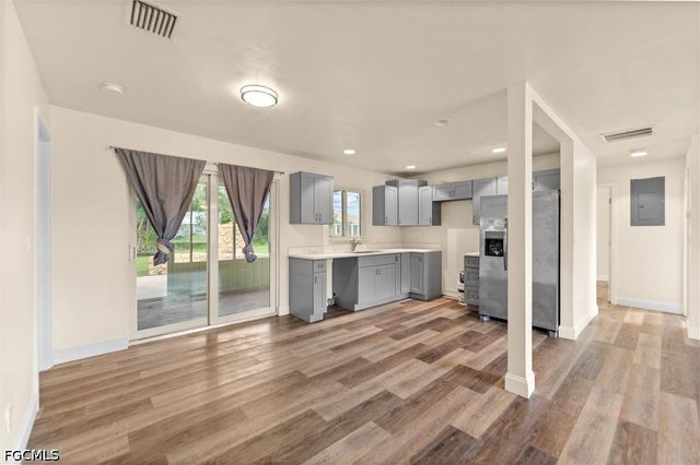 1274 Pondella CIR, North Fort Myers, FL 33903