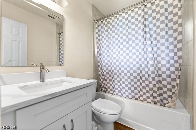 1274 Pondella CIR, North Fort Myers, FL 33903