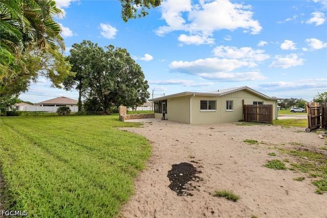 1274 Pondella CIR, North Fort Myers, FL 33903