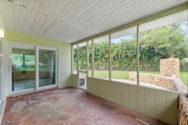 1274 Pondella CIR, North Fort Myers, FL 33903