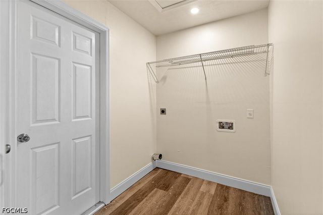 1274 Pondella CIR, North Fort Myers, FL 33903