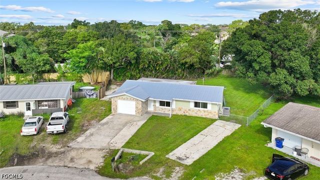 1274 Pondella CIR, North Fort Myers, FL 33903