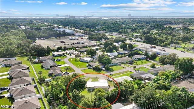 1274 Pondella CIR, North Fort Myers, FL 33903