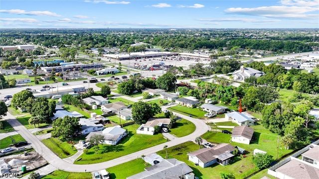 1274 Pondella CIR, North Fort Myers, FL 33903
