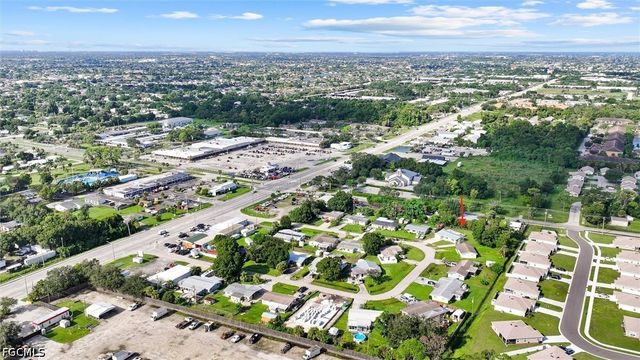 1274 Pondella CIR, North Fort Myers, FL 33903