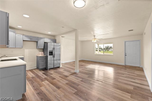 1274 Pondella CIR, North Fort Myers, FL 33903
