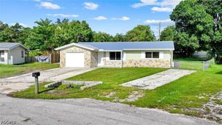 1274 Pondella CIR, North Fort Myers, FL 33903