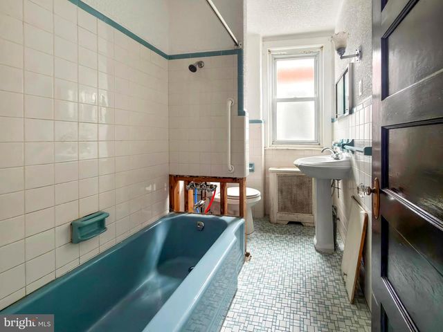 6144 CATHARINE ST, Philadelphia, PA 19143