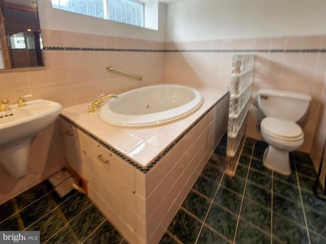6144 CATHARINE ST, Philadelphia, PA 19143
