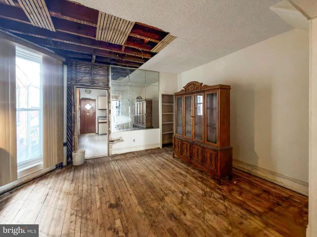 6144 CATHARINE ST, Philadelphia, PA 19143