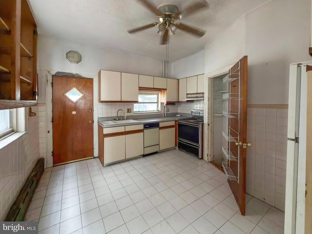 6144 CATHARINE ST, Philadelphia, PA 19143