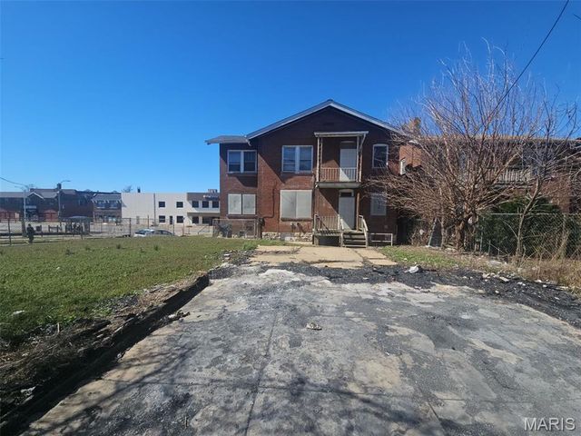 4126 S Grand Boulevard, St Louis, MO 63118