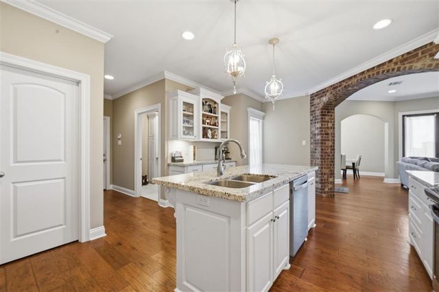 2501 South View Drive, Lake Charles, LA 70605