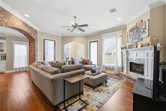 2501 South View Drive, Lake Charles, LA 70605